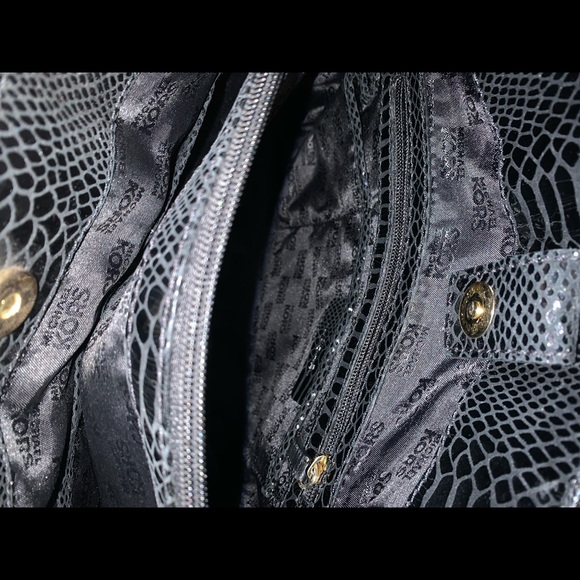 Limited edition Michael kors snakeskin purse - Picture 5 of 5